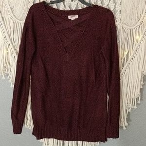 Sweater Maroon Cross Cross detail
